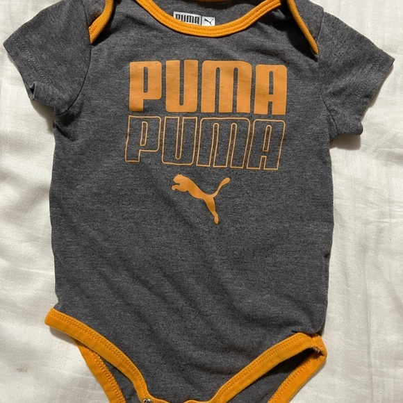 Infant Puma one piece gray and orange 6-9 m - Picture 1 of 5